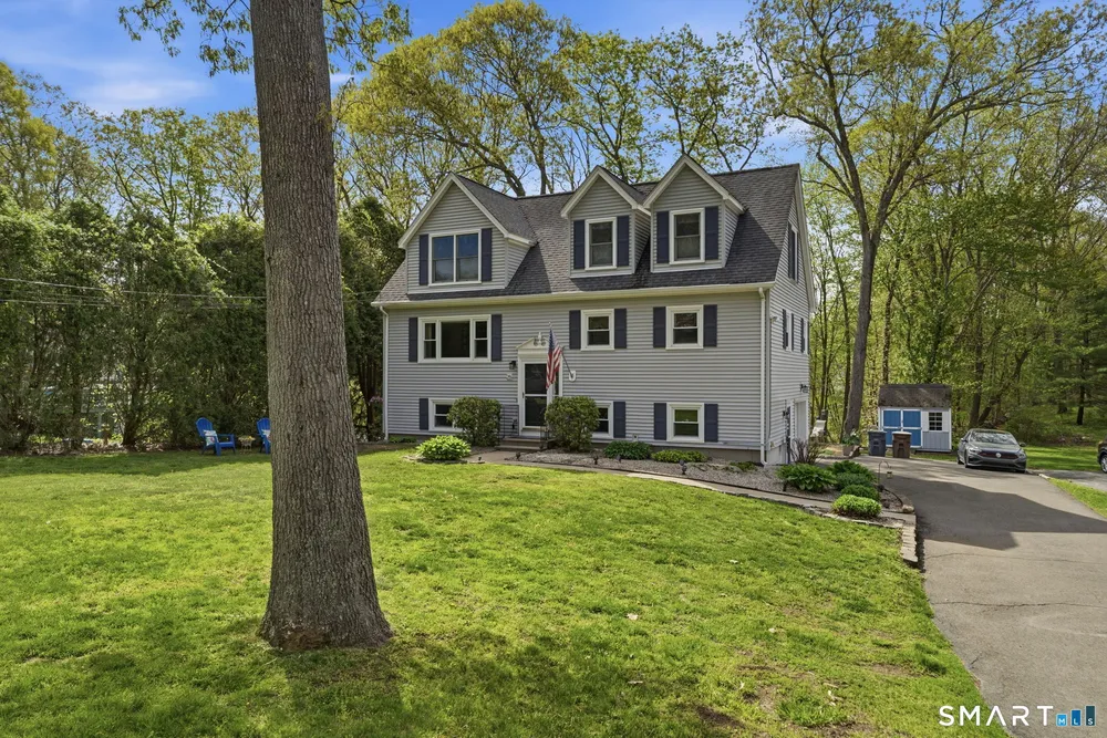 25 Forest Rd, East Lyme, CT 06357
