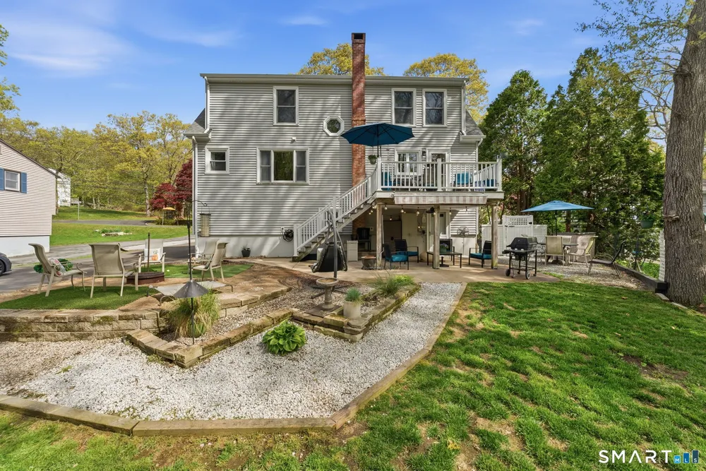 25 Forest Rd, East Lyme, CT 06357