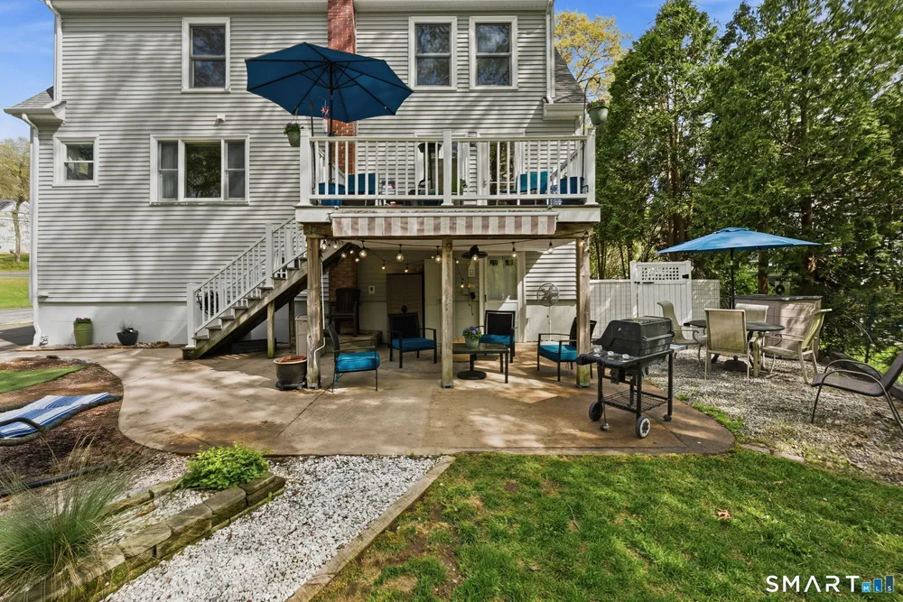 25 Forest Rd, East Lyme, CT 06357