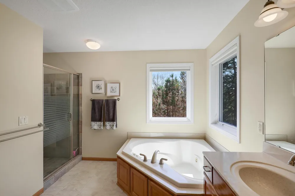 17039 Valley Rd, Eden Prairie, MN 55347