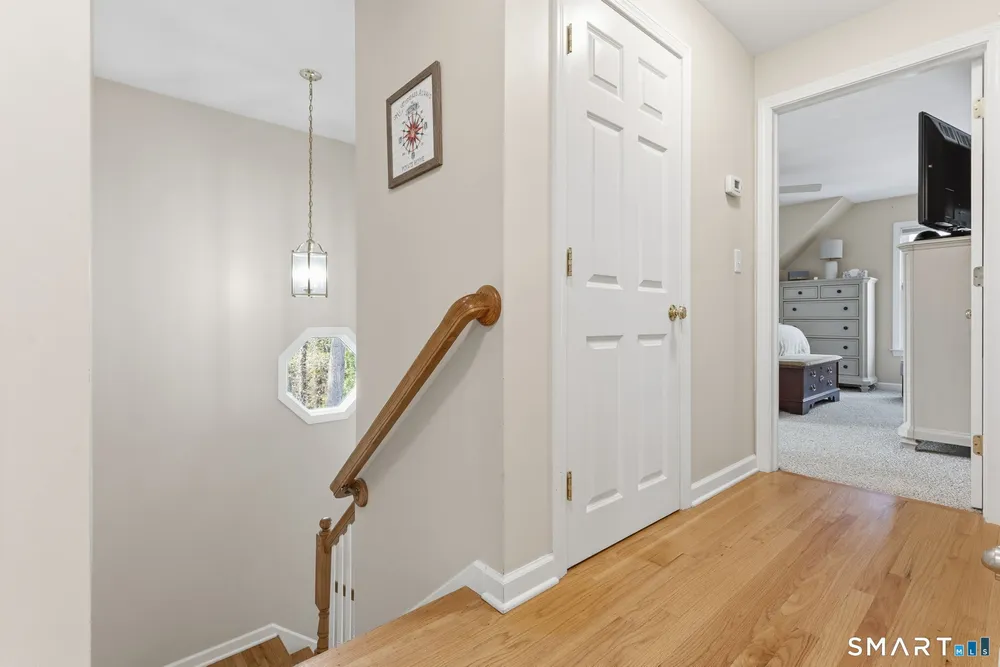 25 Forest Rd, East Lyme, CT 06357