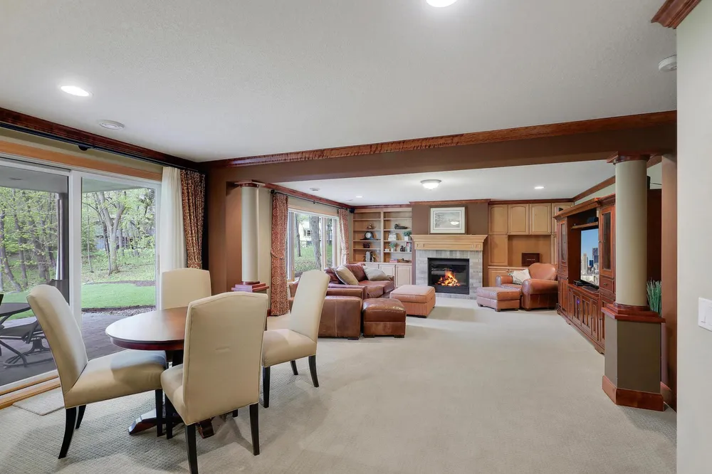17039 Valley Rd, Eden Prairie, MN 55347