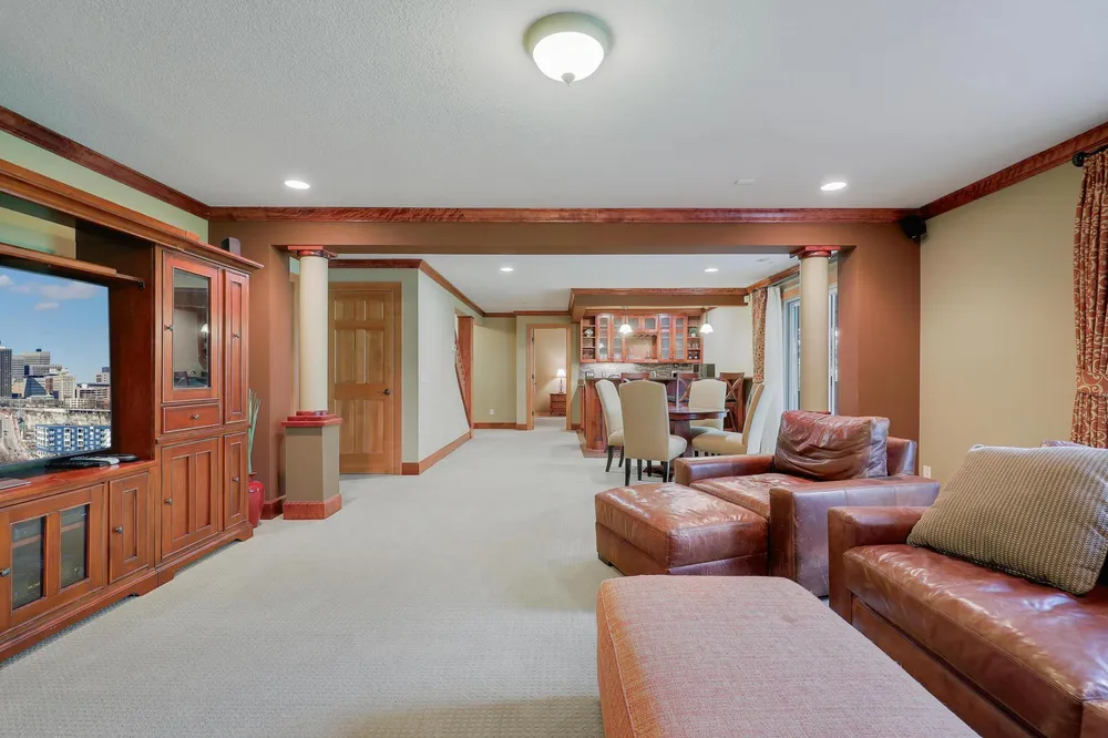 17039 Valley Rd, Eden Prairie, MN 55347