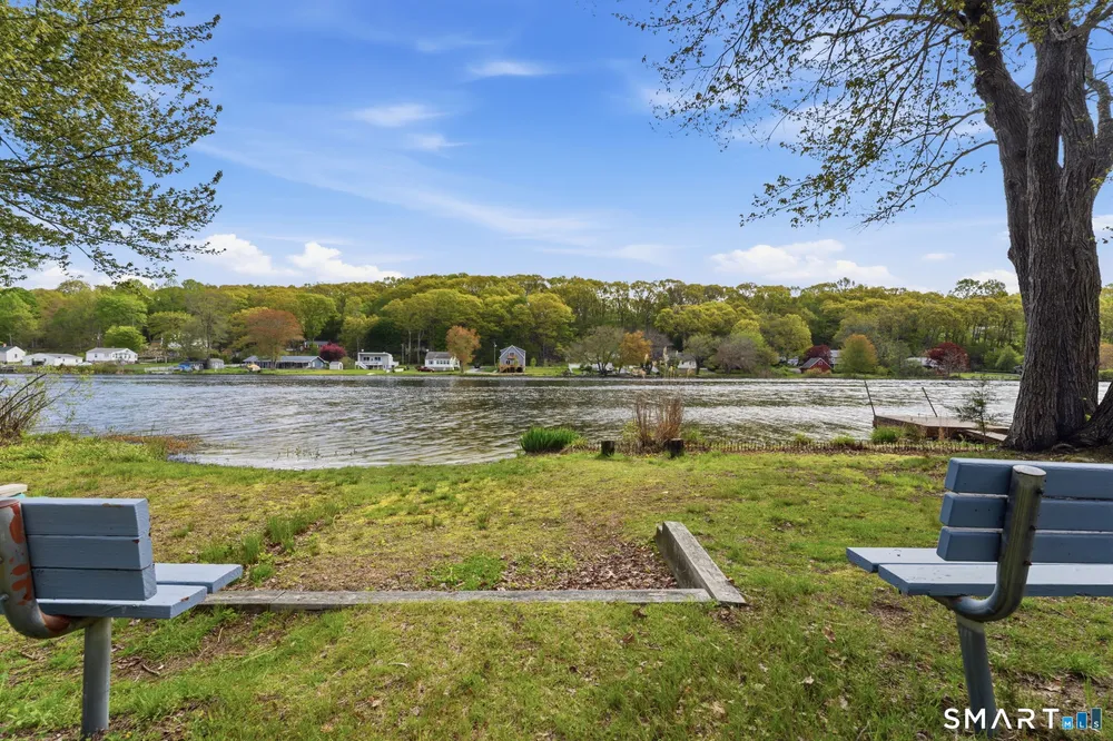25 Forest Rd, East Lyme, CT 06357