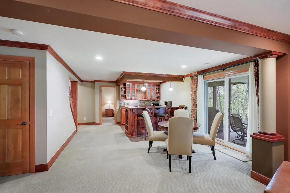 17039 Valley Rd, Eden Prairie, MN 55347