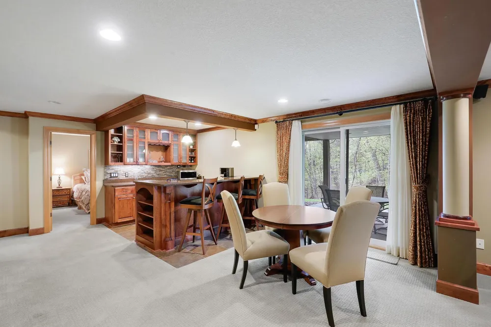 17039 Valley Rd, Eden Prairie, MN 55347