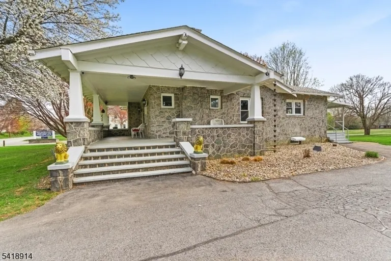 1316 Belvidere Rd, Lopatcong Overlook, NJ 08865