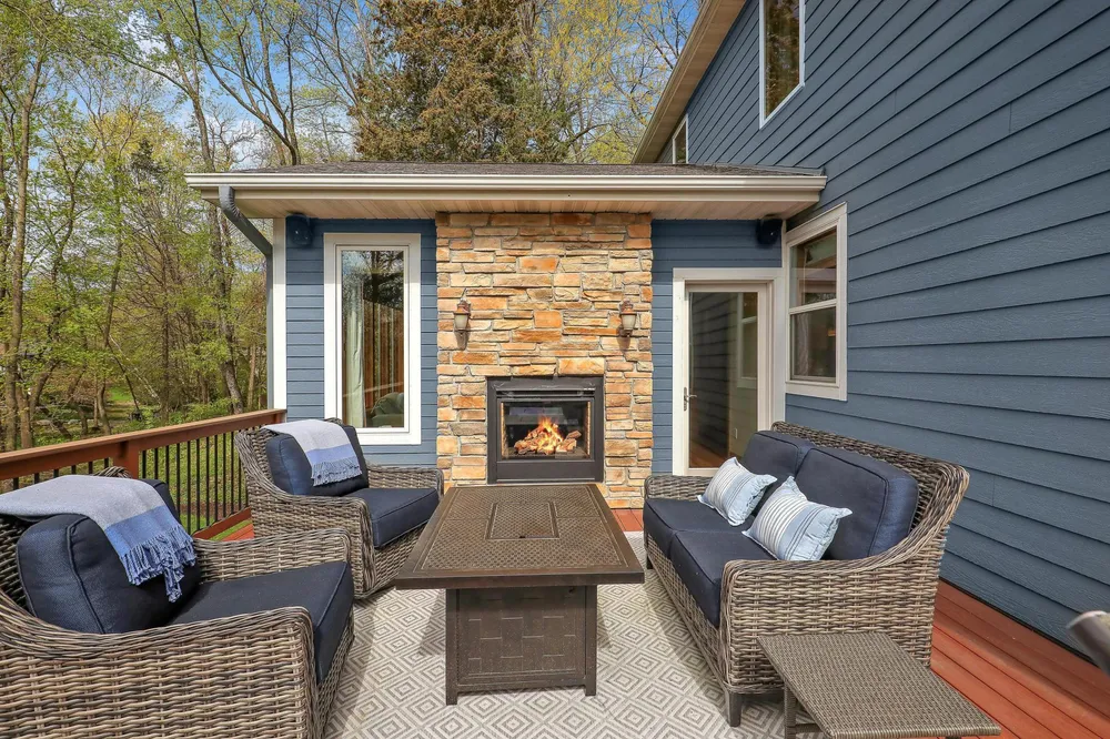 17039 Valley Rd, Eden Prairie, MN 55347