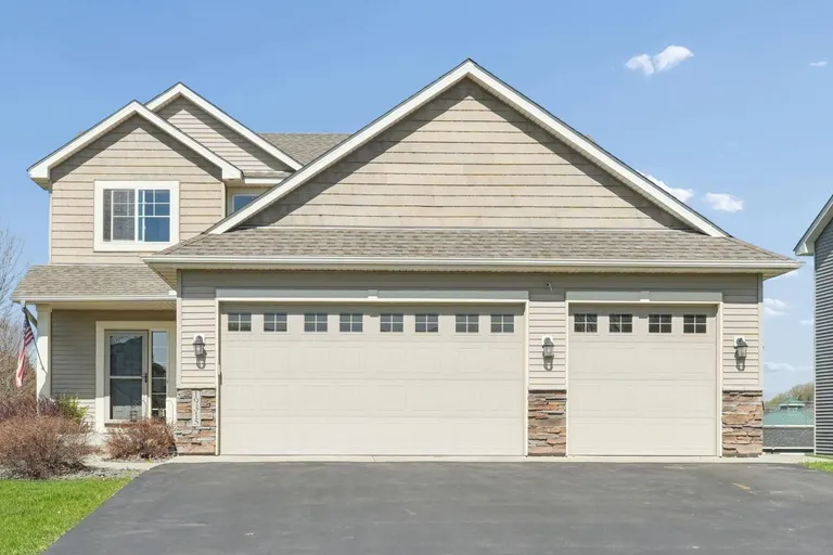 19315 Claremont Dr, Farmington, MN 55024