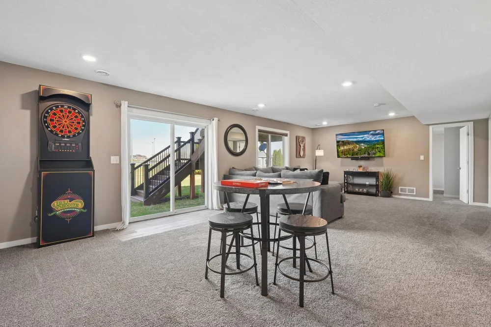 19315 Claremont Dr, Farmington, MN 55024