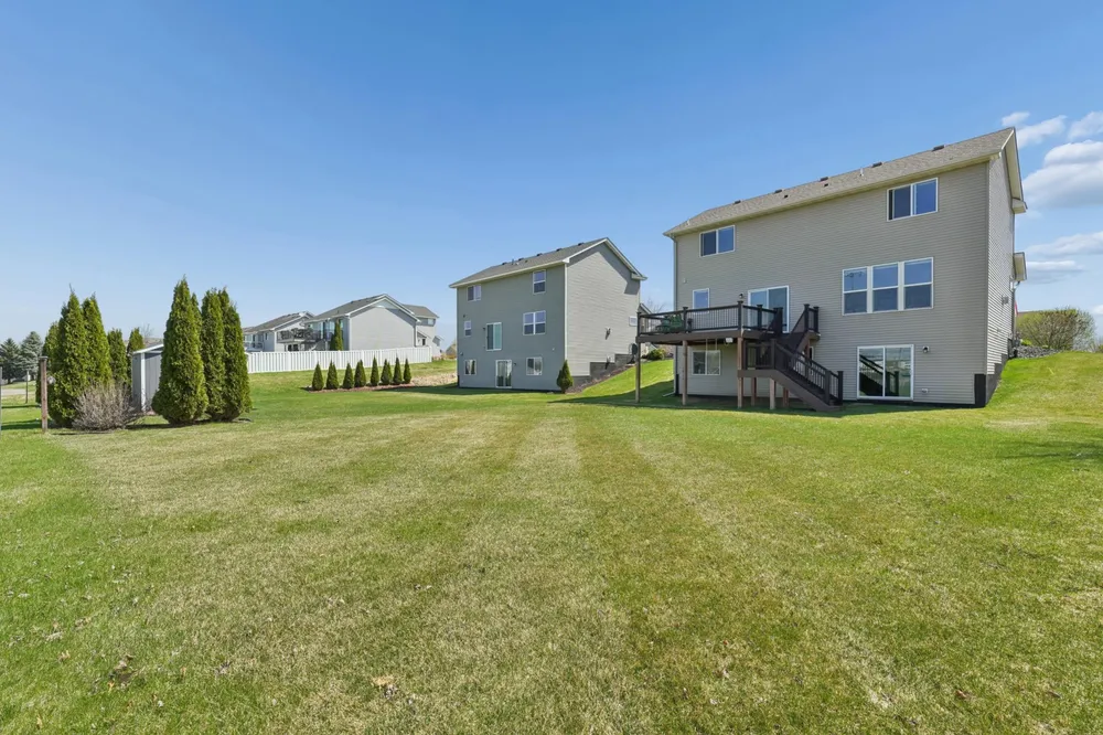 19315 Claremont Dr, Farmington, MN 55024
