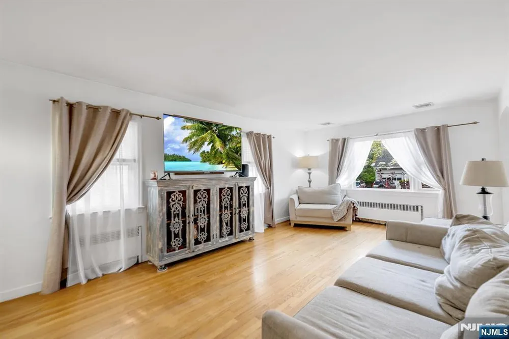 99 Oneida Ave, Dumont, NJ 07628