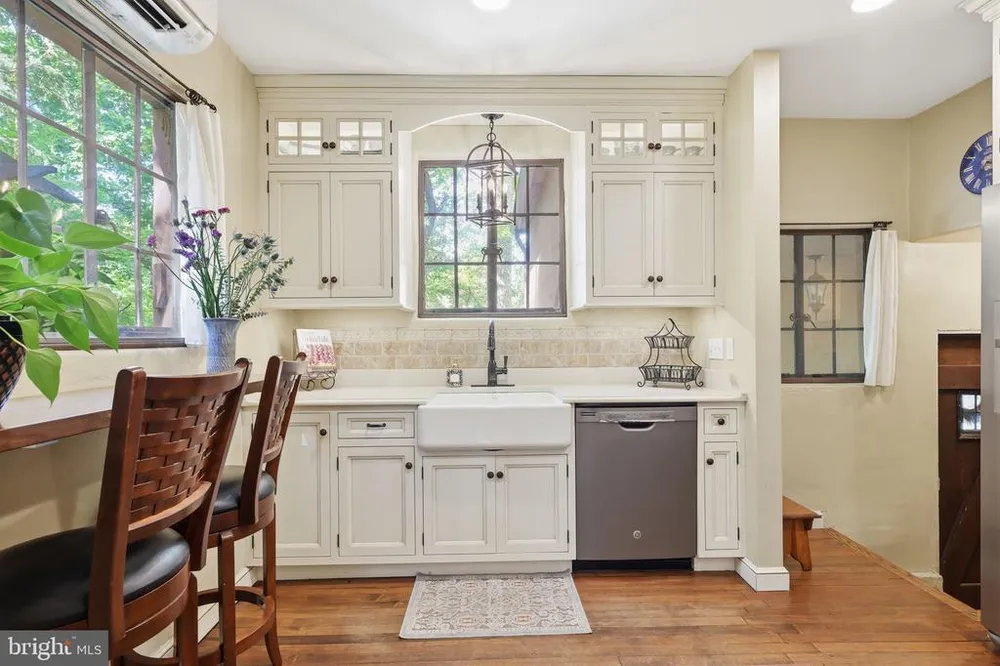 104 W Ferry Rd, Yardley, PA 19067