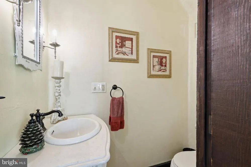 104 W Ferry Rd, Yardley, PA 19067
