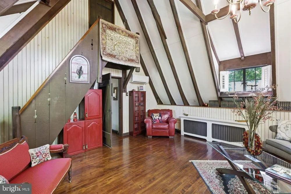 104 W Ferry Rd, Yardley, PA 19067
