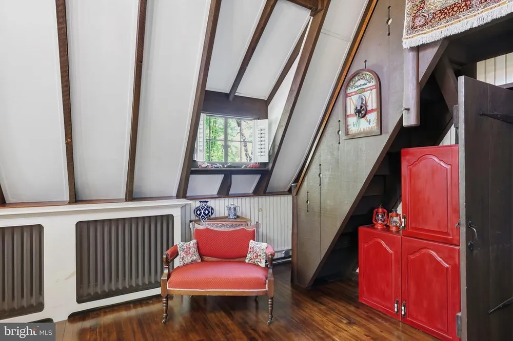 104 W Ferry Rd, Yardley, PA 19067