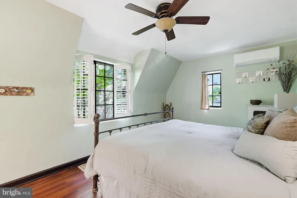 104 W Ferry Rd, Yardley, PA 19067