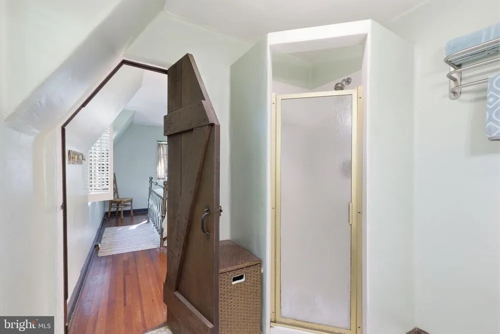 104 W Ferry Rd, Yardley, PA 19067