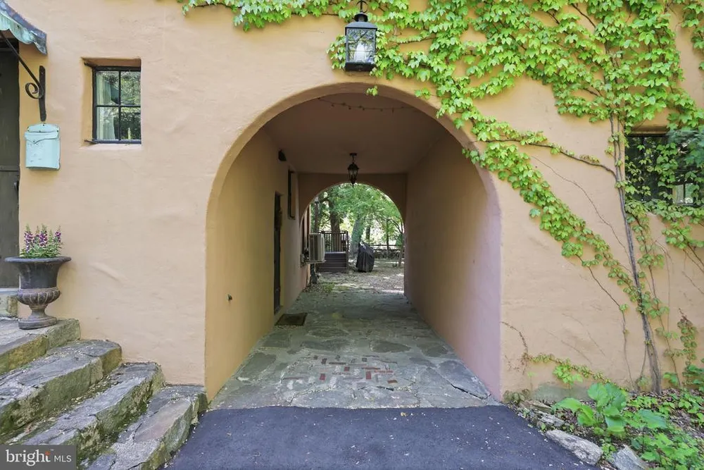 104 W Ferry Rd, Yardley, PA 19067