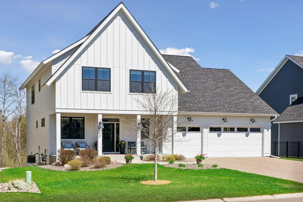 11724 Azure Ln, Inver Grove Heights, MN 55077