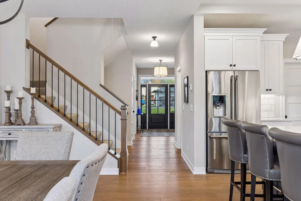 11724 Azure Ln, Inver Grove Heights, MN 55077