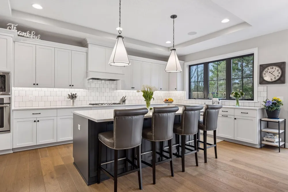 11724 Azure Ln, Inver Grove Heights, MN 55077
