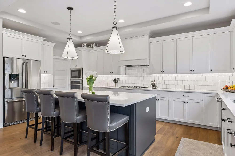 11724 Azure Ln, Inver Grove Heights, MN 55077