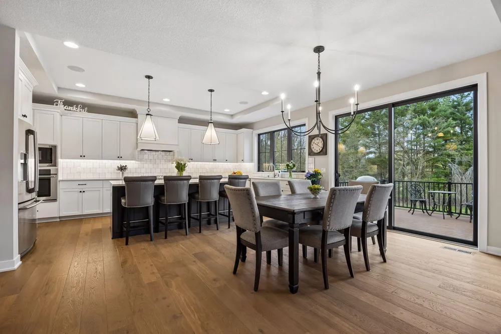 11724 Azure Ln, Inver Grove Heights, MN 55077