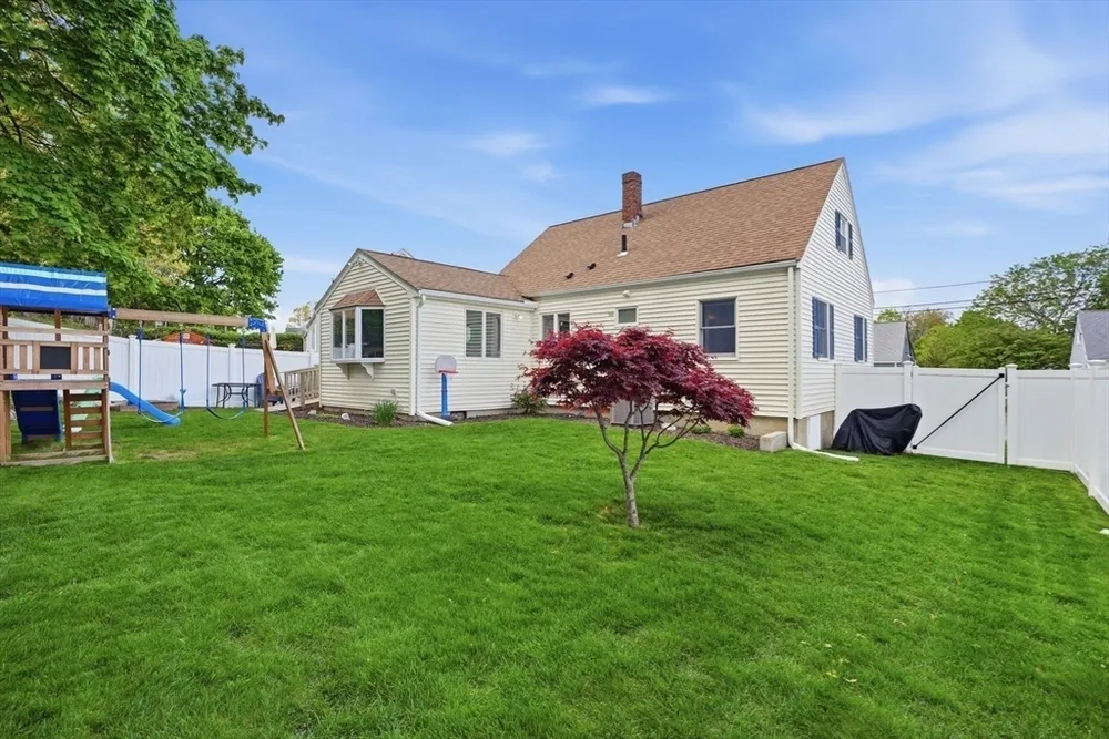 77 Weyham Rd, Weymouth, MA 02191
