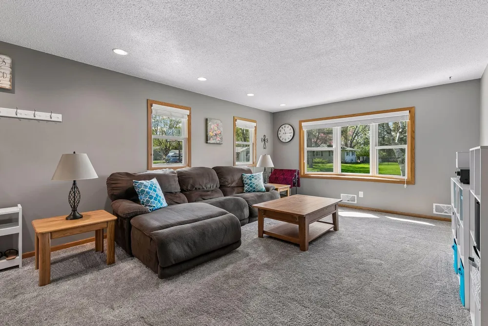 2049 Bluestone Ln, Eagan, MN 55122