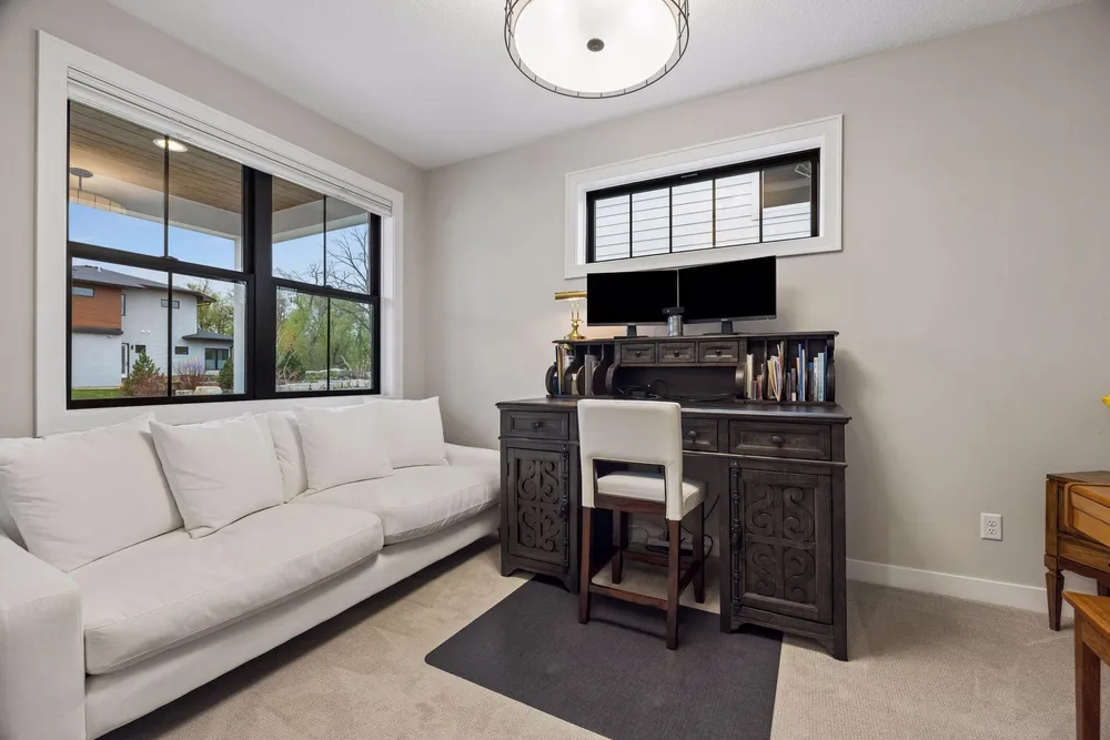 11724 Azure Ln, Inver Grove Heights, MN 55077