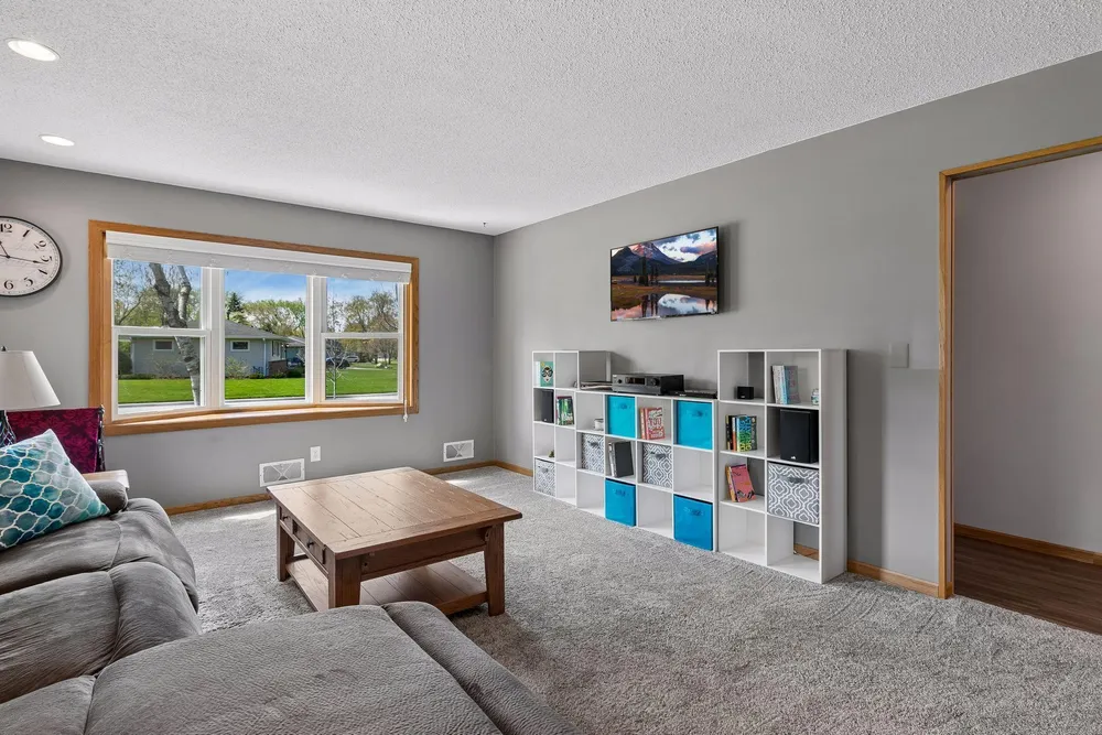 2049 Bluestone Ln, Eagan, MN 55122