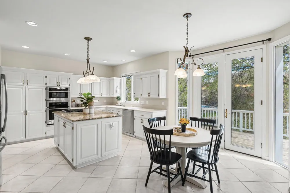 6459 Pinnacle Dr, Eden Prairie, MN 55346