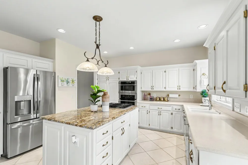 6459 Pinnacle Dr, Eden Prairie, MN 55346