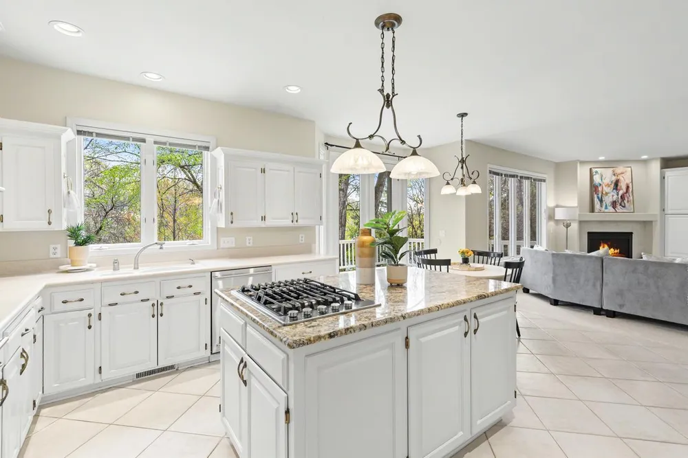 6459 Pinnacle Dr, Eden Prairie, MN 55346