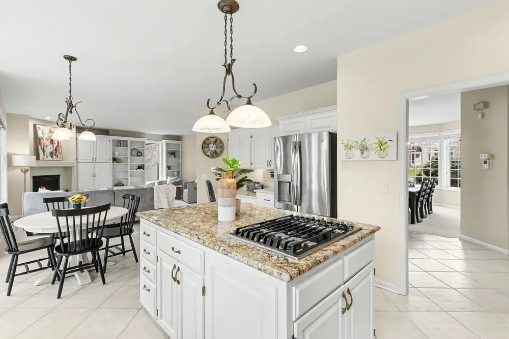 6459 Pinnacle Dr, Eden Prairie, MN 55346