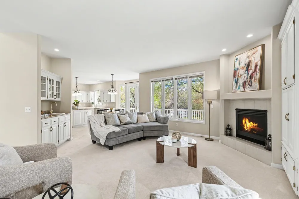 6459 Pinnacle Dr, Eden Prairie, MN 55346