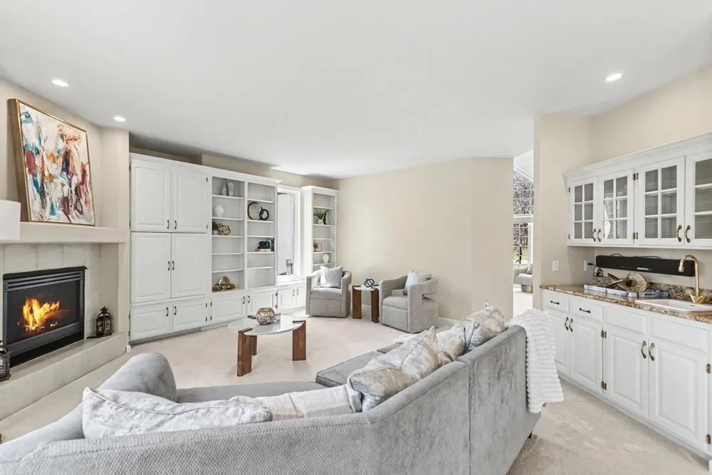 6459 Pinnacle Dr, Eden Prairie, MN 55346