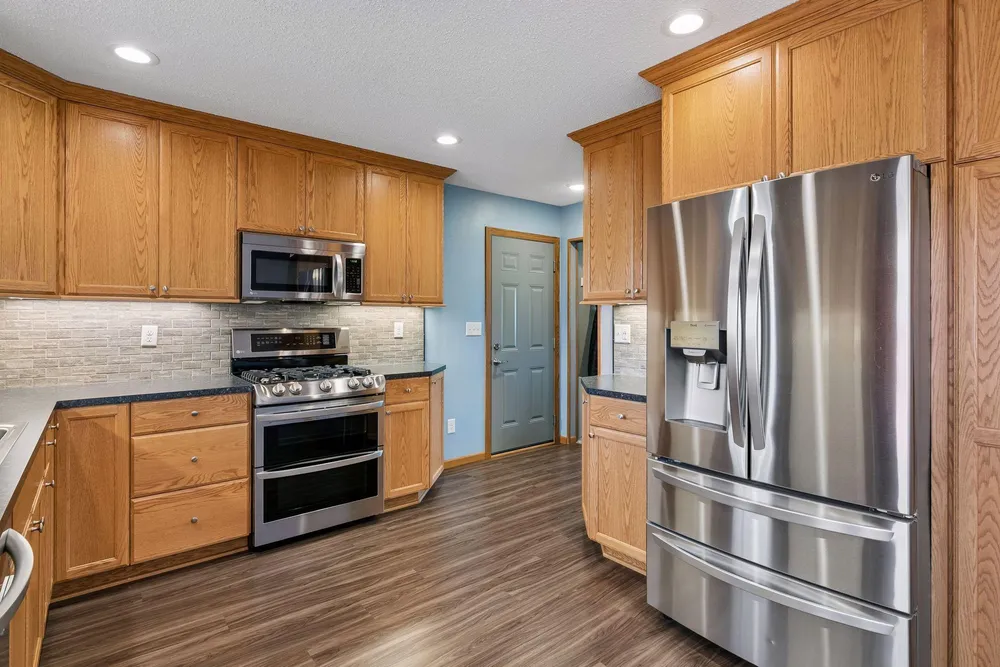 2049 Bluestone Ln, Eagan, MN 55122
