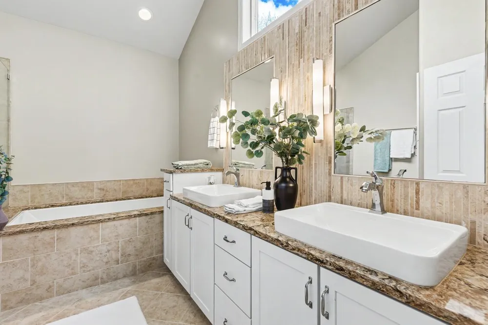 6459 Pinnacle Dr, Eden Prairie, MN 55346