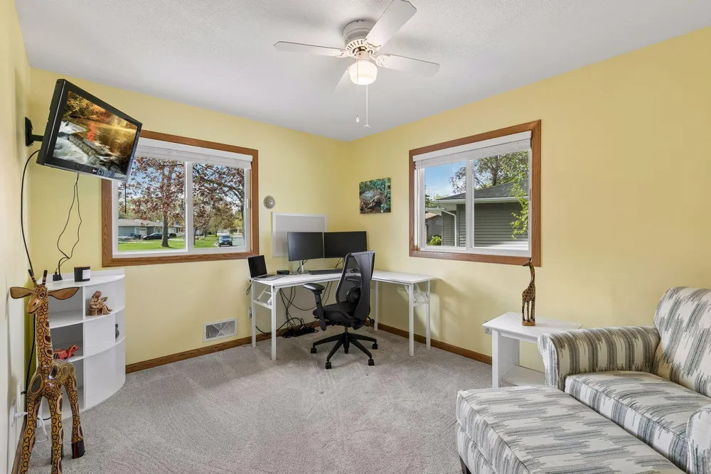 2049 Bluestone Ln, Eagan, MN 55122