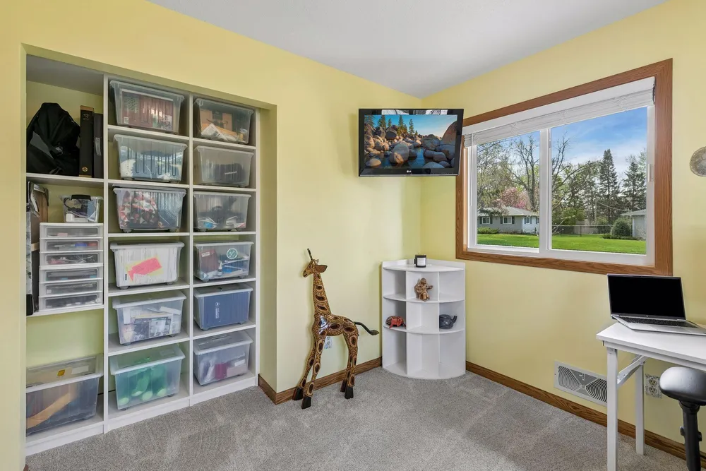 2049 Bluestone Ln, Eagan, MN 55122