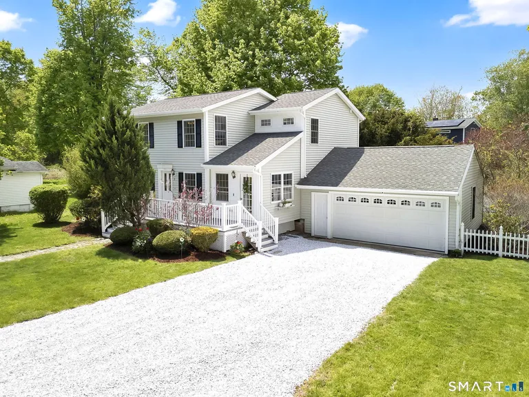 5 Central Ave, East Lyme, CT 06357