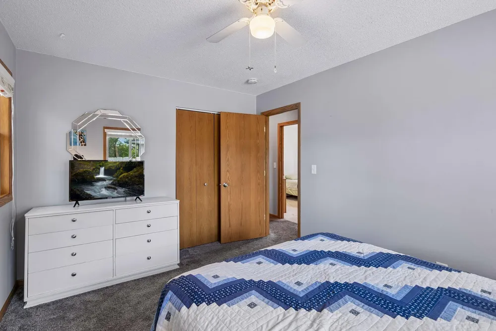 2049 Bluestone Ln, Eagan, MN 55122