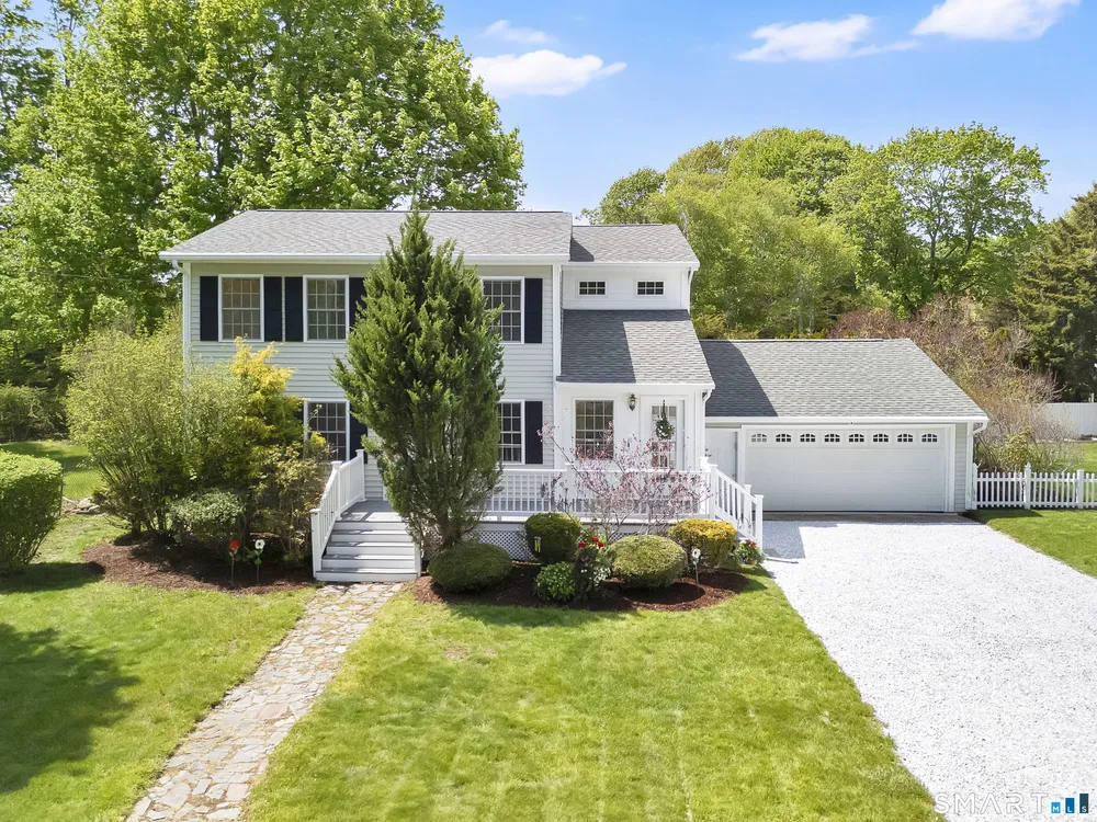 5 Central Ave, East Lyme, CT 06357