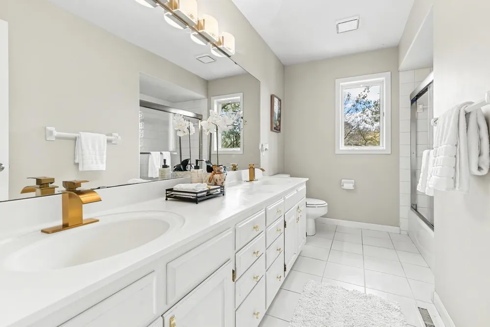 6459 Pinnacle Dr, Eden Prairie, MN 55346