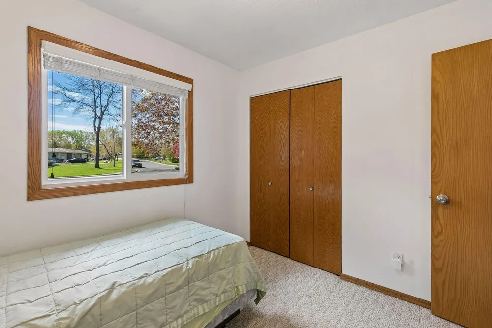 2049 Bluestone Ln, Eagan, MN 55122