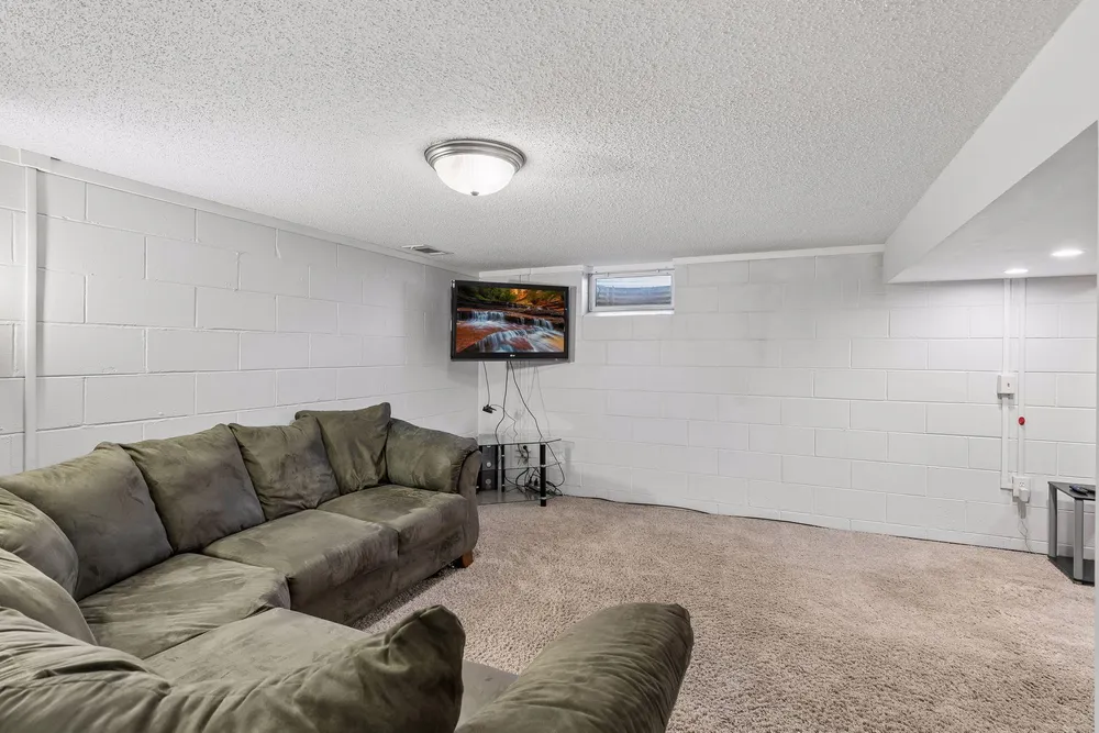 2049 Bluestone Ln, Eagan, MN 55122