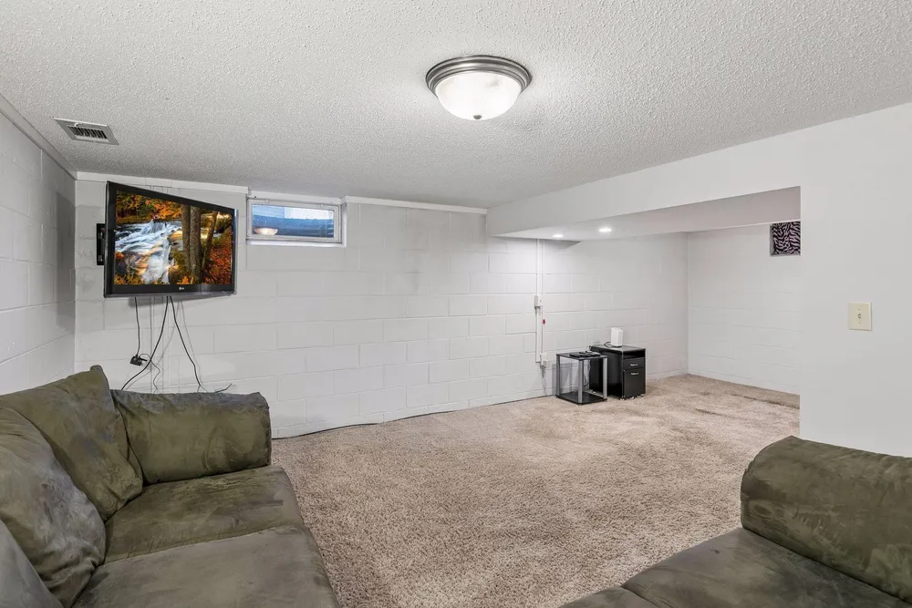 2049 Bluestone Ln, Eagan, MN 55122