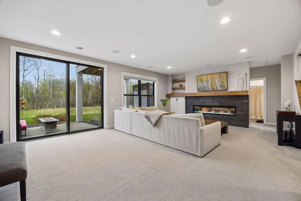 11724 Azure Ln, Inver Grove Heights, MN 55077